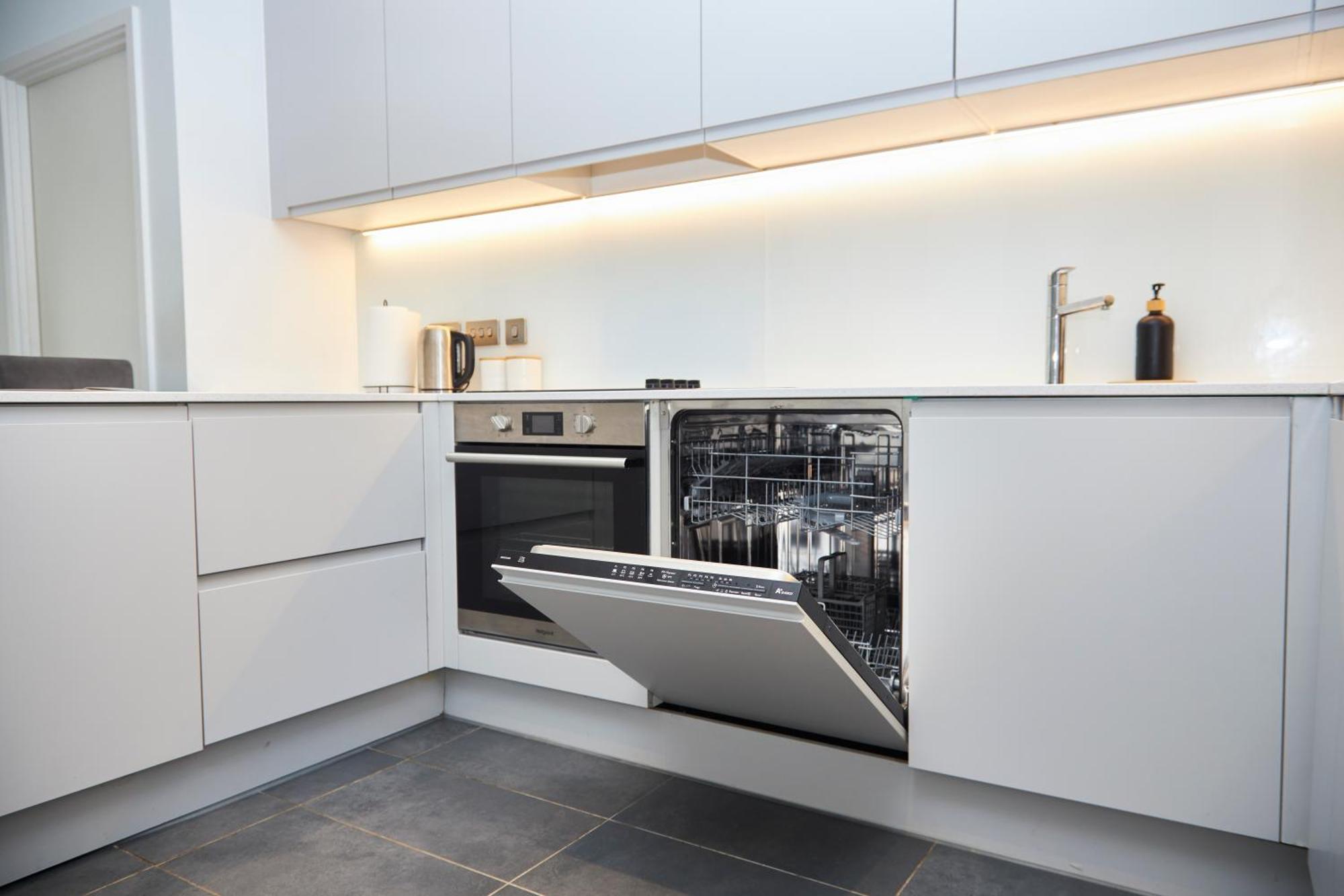 Cosy Two Bedroom In Appartement *